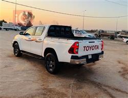 تويوتا هايلوكس